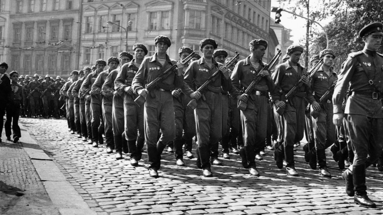 Десантники в Праге Чехословакия 1968