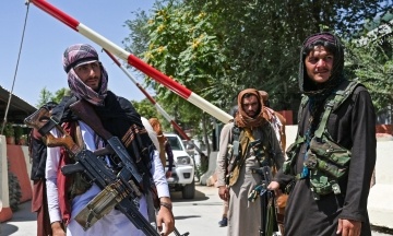 В Афганистане произошел теракт в мечети: погибли не менее 100 человек