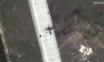 Satellite images from the Belarusian airfield near Zyabrovka village confirmed that there was a fire on the runway