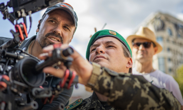 Ахтем Сеитаблаев снимает фильм о Луганском погранотряде, который в июне 2014-го двое суток отбивал атаку пророссийских боевиков. Что происходит на сьемочной площадке? — репортаж без спойлеров
