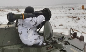 Украинские военные под Львовом стреляли из переданных Британией гранатометов NLAW (видео)