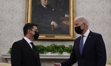 Zelensky talked to Biden. The US will provide $ 500 million in financial aid to Ukraine