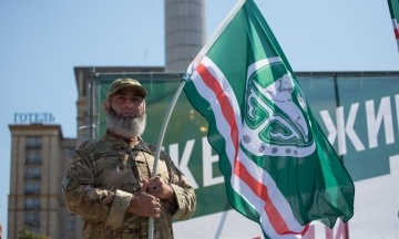 В Чечне полиция проводит рейды в поисках символики волка. Силуэт этого зверя был изображен на флаге непризнанной Ичкерии