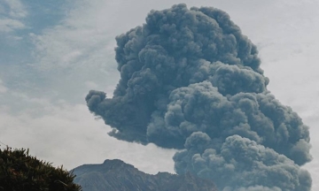 В Японии началось извержение вулкана Сакурадзима — одного из самых активных в мире