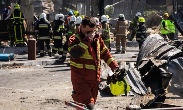 ”We went to the backyard — and even asphalt was burning there.” Three days ago, the Russians fired missiles at the largest shopping center in Kremenchuk. Rescuers are still looking for people under the rubble — a report