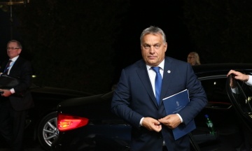 Зеленський поговорив з премʼєром Угорщини Орбаном і запросив його на Глобальний саміт миру