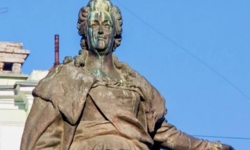 Зеленський відповів на петицію про заміну монумента Катерині ІІ в Одесі на памʼятник гею-порноактору