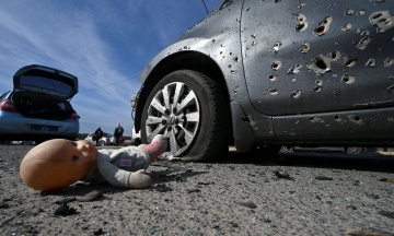 In Vovchansk, a car with civilians came under Russian fire. Two people died