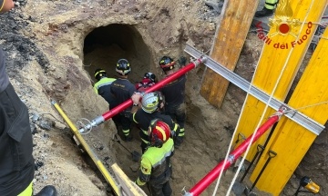 In Italy, rescuers spent eight hours pulling a man out of a self-made tunnel he dug to rob a bank