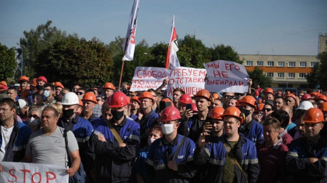 ЗМІ, шахти, заводи. У Білорусі найбільші держпідприємства розпочали загальнонаціональний страйк