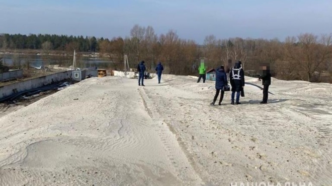 На Київщині викрили схему незаконного видобутку піску — збитки сягнули 342 млн грн