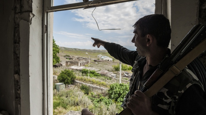 Бої у Нагірному Карабасі: Вірменія повідомила про удар по військовій частині на своїй території