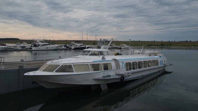 По реке Днепр запустят скоростные катера «Ракета». Они будут курсировать между областями