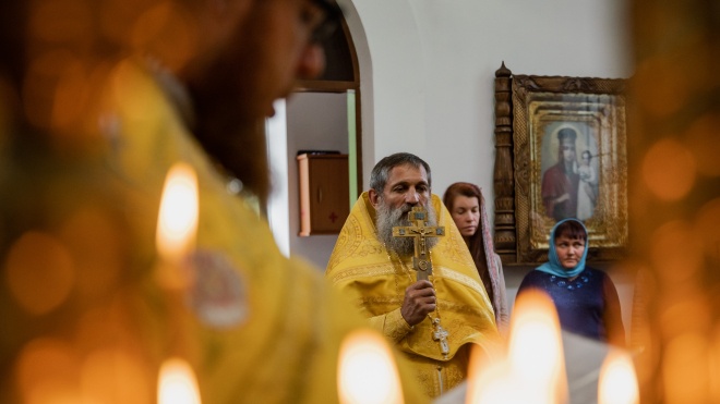 Vorzel in Kyiv oblast was under occupation for more than a month. The parishioners of the local church set up a volunteer center while the priest was looking for his son in Belarusian concentration camps — a report