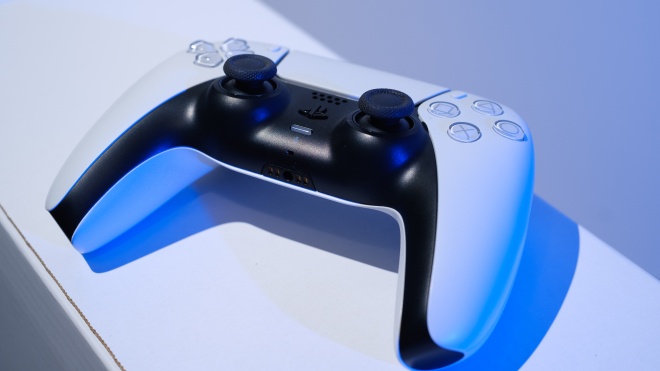 Sony увеличит поставки консолей PlayStation 5 уже во второй половине этого года. Компания также разрабатывает новый VR-шлем и контроллер