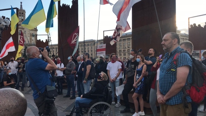 В центре Киева проходит акция в поддержку белорусских протестов
