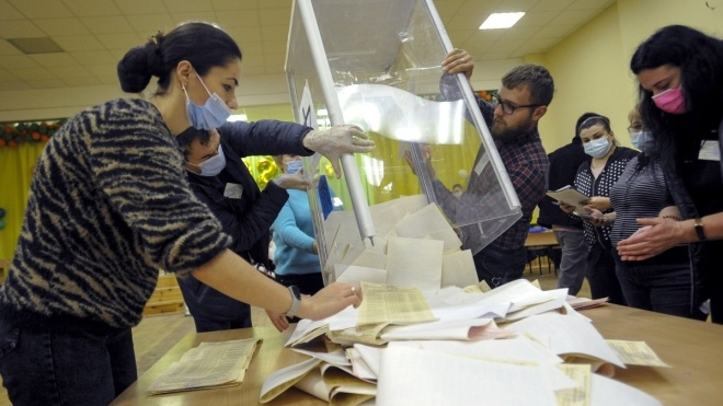 «ЧЕСНО»: У 87 окрузі вже на третій дільниці вибори визнали недійсними