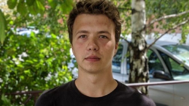 У МВС Білорусі заявили, що затриманий Протасевич перебуває у слідчому ізоляторі. Його матері неофіційно повідомляли, що він у лікарні