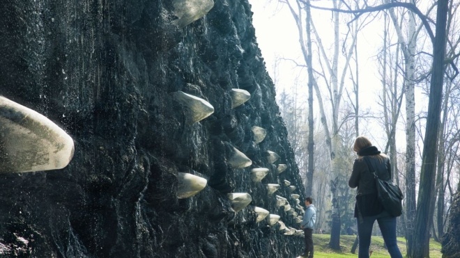 Художниця Марина Абрамович відкрила «Кристалічну стіну плачу» у Бабиному Яру