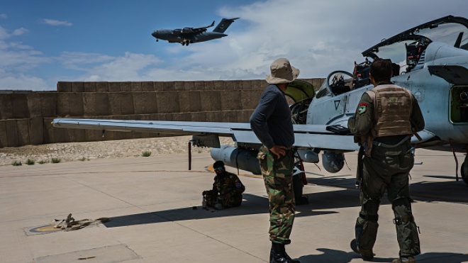 CNN: США відправляють до Кабулу понад 30 військово-транспортних літаків