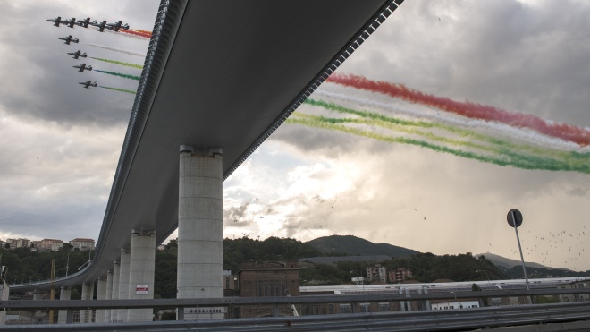 В Генуе открыли новый мост вместо разрушенного. Два года назад во время его обвала погибли 43 человека