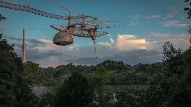 В інтернеті опублікували відео обвалу одного з найбільших радіотелескопів у світі «Аресібо»