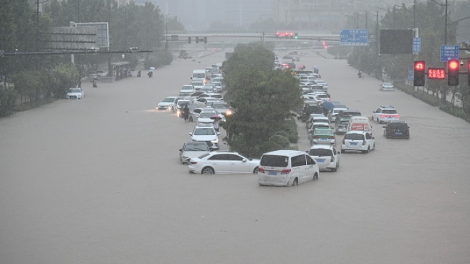 У Китаї повінь забрала життя 33 людей