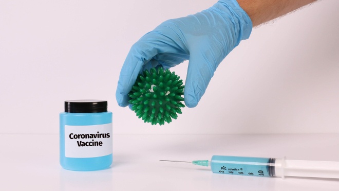 США можуть розпочати вакцинацію вже наступного тижня. Регулятори готові схвалити розробку Pfizer