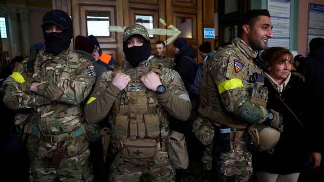 The occupiers sentenced three foreigners who fought in the UAF to death. Human rights activists are convinced that this “court” violates international law, and volunteers — that the desire to fight for Ukraine wonʼt decrease