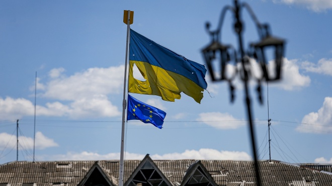 Найближчі два тижні стануть вирішальними для вступу України в ЄС — іншого шансу може й не бути. Чи отримає Україна статус кандидата, що він дає і чому деякі країни проти? Відповіді на головні запитання