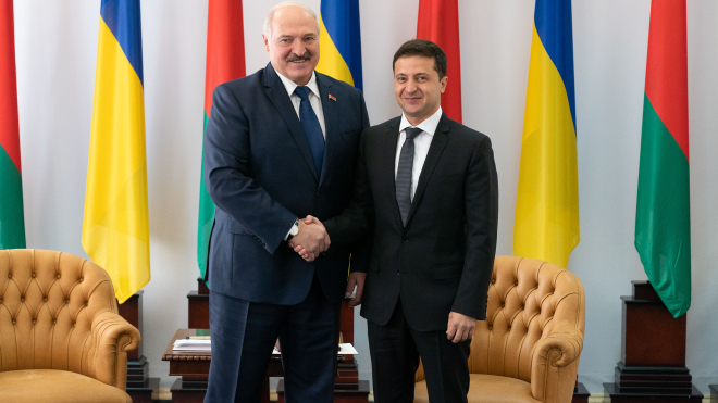 Лукашенко заявил, что готов возобновить отношения с Украиной. На Зеленского он не обижается