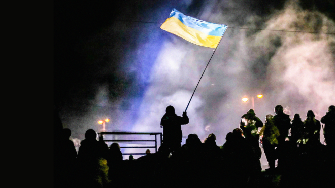 Україна вшановує памʼять загиблих під час Революції гідності. Ось кращі документальні фільми про події Євромайдану — від стрічки Netflix «Зима у вогні» до «Переломного моменту» Олеся Саніна