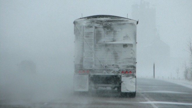 В Киев из-за снегопада ограничат въезд грузовиков