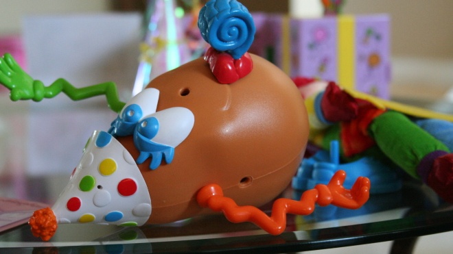 Американські консерватори вбачають у ребрендингу культової іграшки «Картопляна Голова» кастрацію і трансгендерність