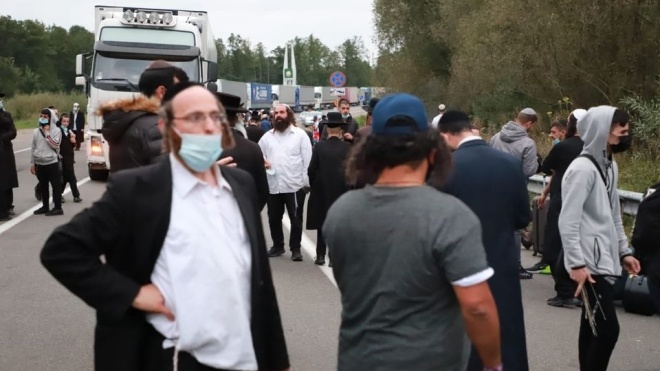 Україна обмежила рух транспорту та громадян у пункті пропуску «Нові Яриловичі» через хасидів