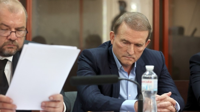 Суд зобовʼязав Медведчука відшкодувати 300 тисяч гривень видавництву через позов щодо заборони книги про Стуса