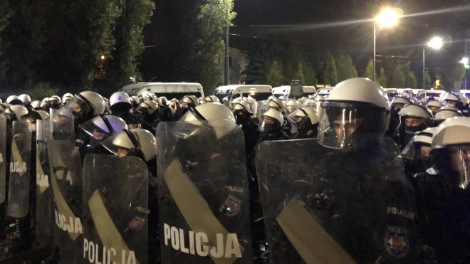 Мэр Варшавы пригрозил полиции остановить финансирование из-за применения силы к протестующим