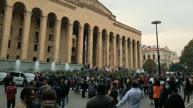 «Вкрадені вибори». У столиці Грузії розпочався мітинг проти фальсифікації парламентських виборів