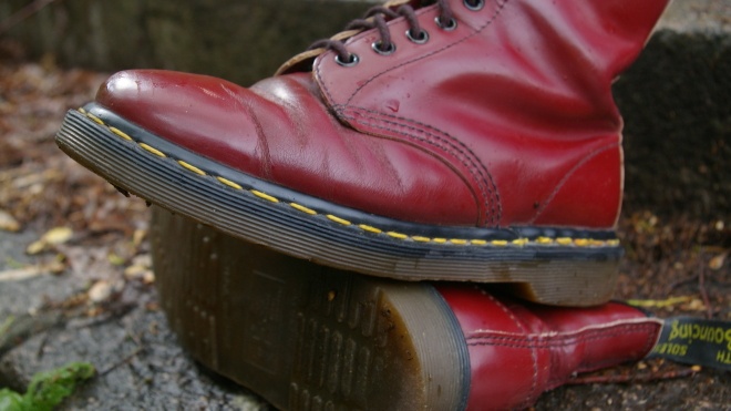 Бренд іконічного взуття Dr. Martens провів перший продаж акцій та заробив майже $2 мільярди