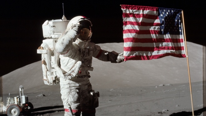 На Луну высаживались шесть раз! Командир последней миссии 49 лет назад пообещал, что люди туда еще вернутся, но пока не получилось. Вспоминаем историю «Аполлона-17» — в 17 фото