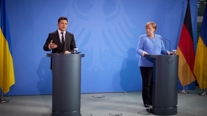 Зеленський під час зустрічі з Меркель наполягав на гарантіях газопостачання окупованого Донбасу після запуску «Північного потоку — 2»