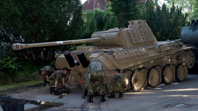 В Германии пенсионера оштрафовали на €250 тысяч. В его доме нашли танк времен Второй мировой войны