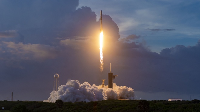 SpaceX успешно вывела на орбиту 14-ю группу интернет-спутников Starlink