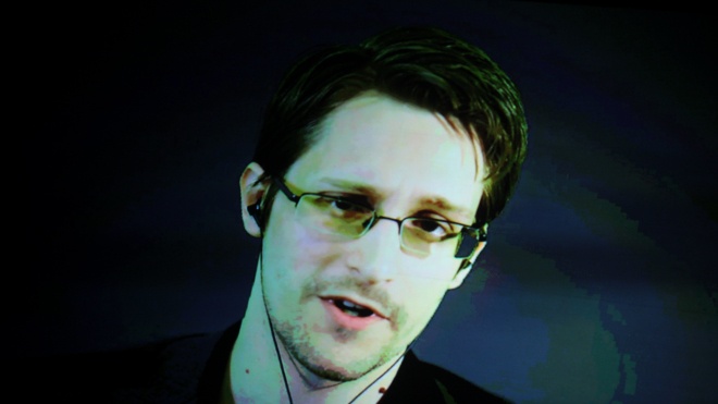Ексспівробітник ЦРУ Сноуден заявив, що вирішив отримати російське громадянство
