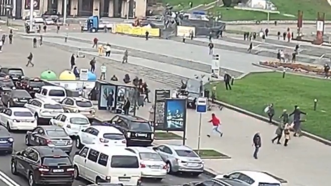 В Киеве на пешеходной зоне Крещатика водитель устроил ДТП. Два человека погибли, еще трое ранены