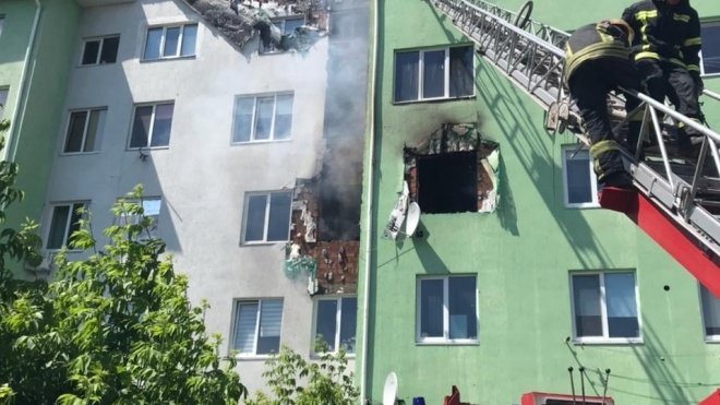 В жилой многоэтажке под Киевом прогремел взрыв: среди госпитализированных есть ребенок