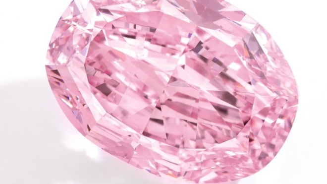 В Женеве на аукционе продали редчайший розовый бриллиант «Призрак розы» за $26 миллионов