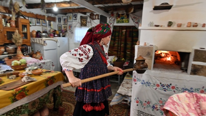 Хочете урізноманітнити святковий стіл старовинною українською кухнею? А що, крім борщу, знаєте? Як вам баба-шарпанина? До чого подають софорок? Тест про забуті (і не дуже) страви
