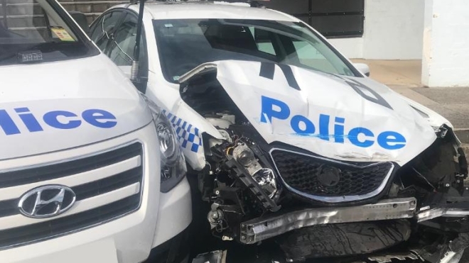 В Австралії чоловік випадково протаранив поліцейські авто на машині, в якій віз наркотики на $145 мільйонів