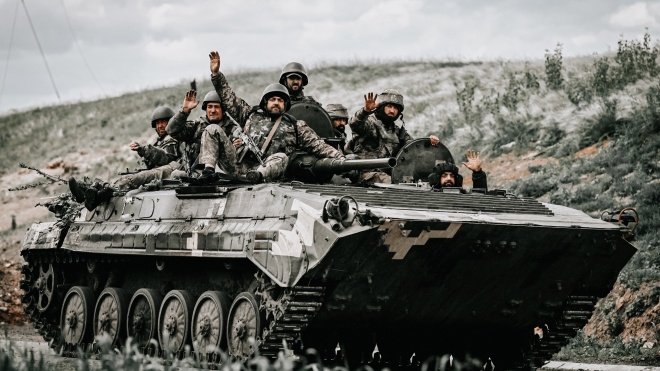 Війна. Окупанти на Донбасі наступають на чотирьох напрямках, зайшли у Світлодарськ, а ЄС виділяє Україні ще €500 мільйонів військової допомоги. День 91: онлайн